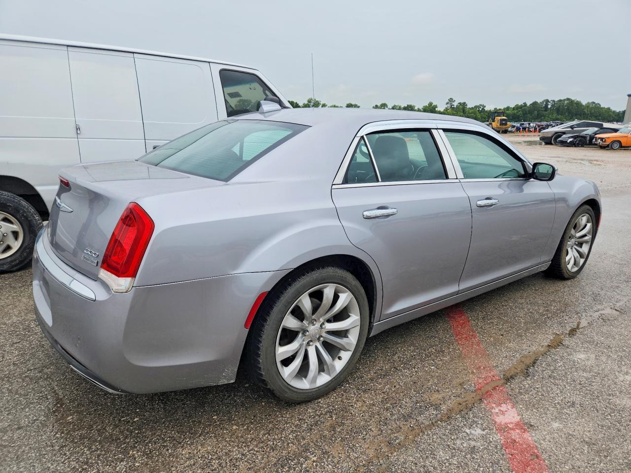 2018 CHRYSLER 300 — фото 3