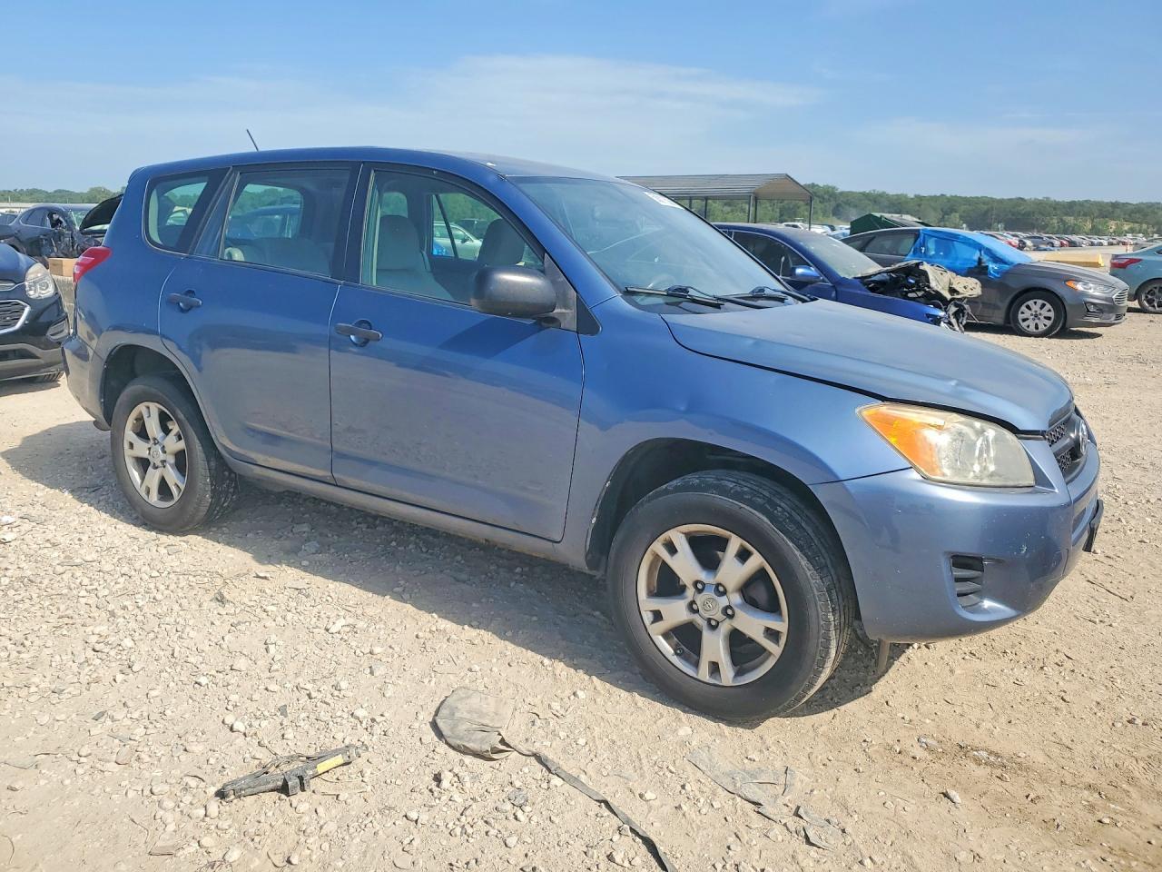 2010 TOYOTA RAV4 — фото 4