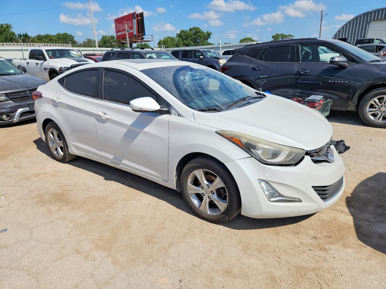 2016 HYUNDAI ELANTRA — фото 4