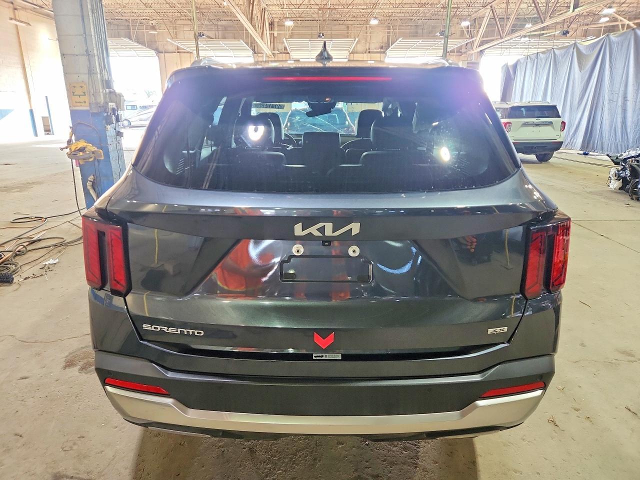 2024 KIA SORENTO — фото 6