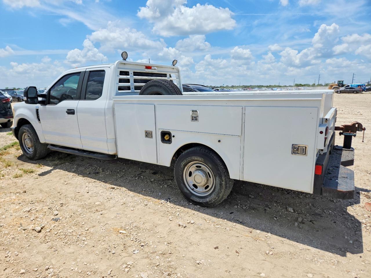 2017 FORD F-350 — фото 2