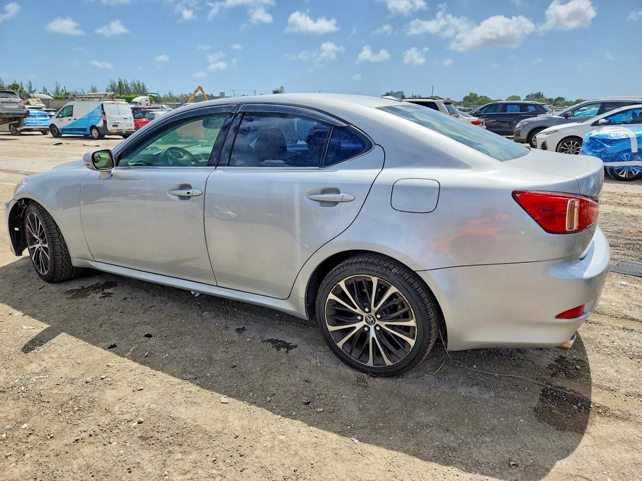2012 LEXUS IS 250 — фото 2