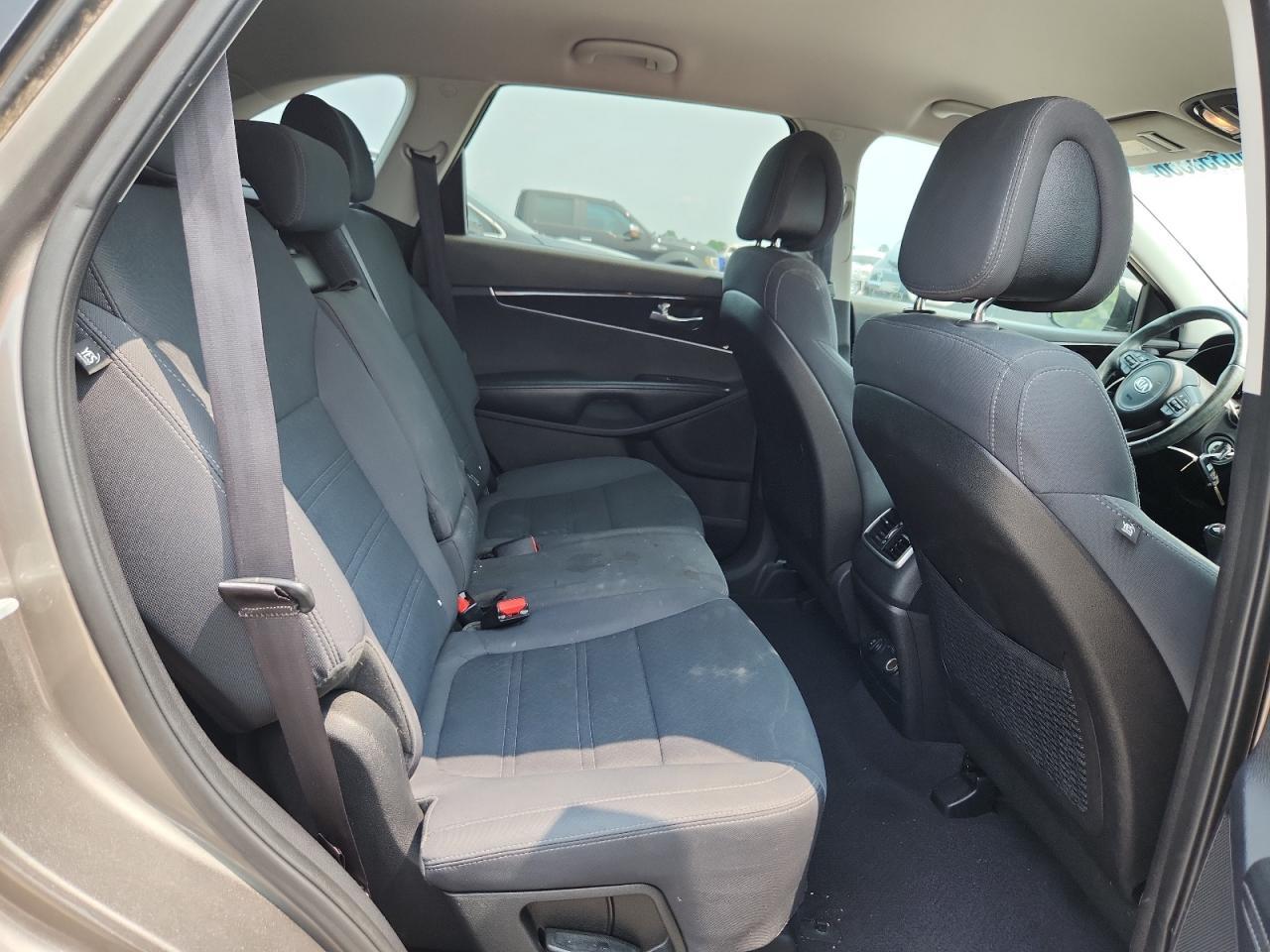 2016 KIA SORENTO — фото 11