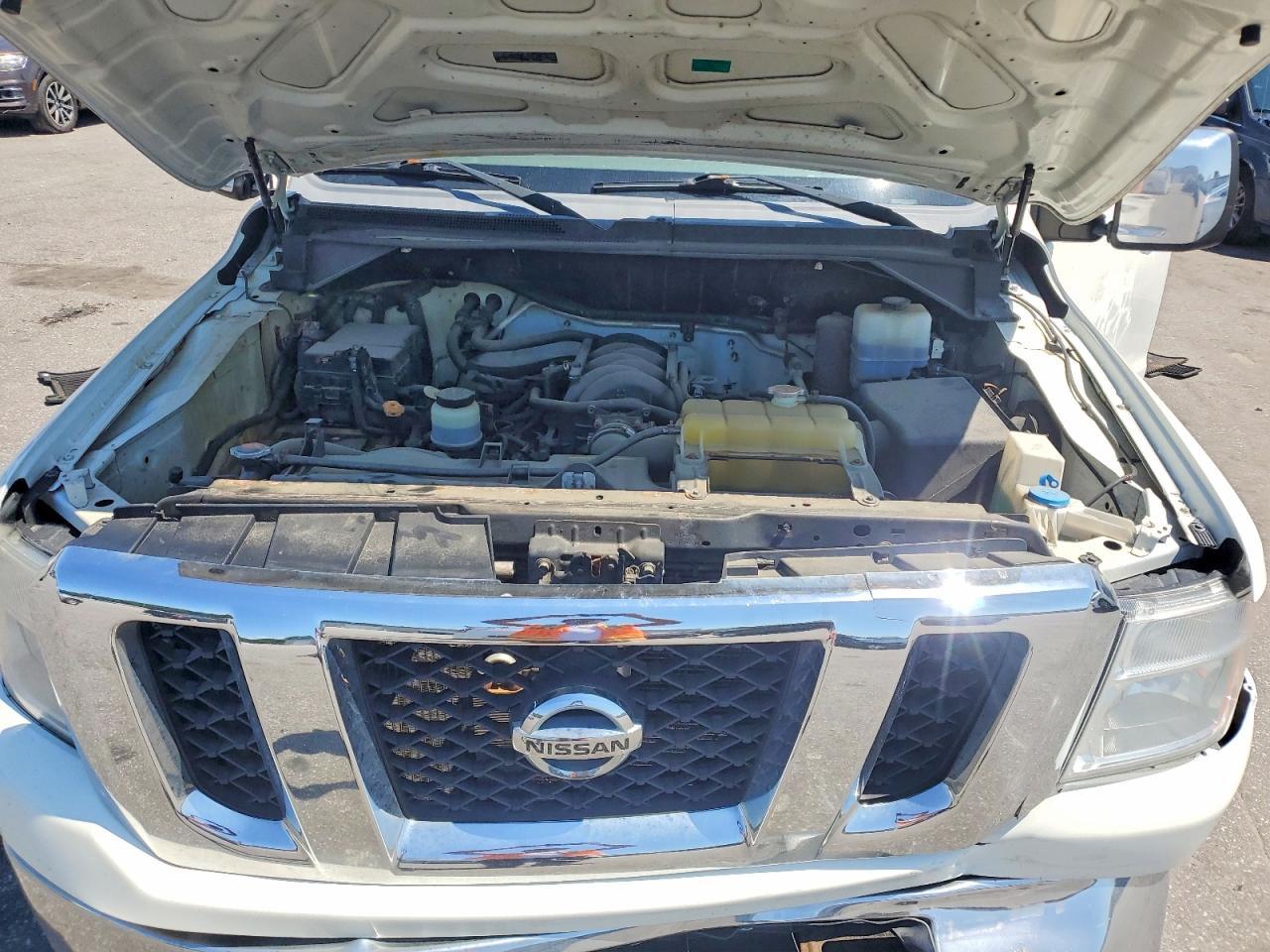 2015 NISSAN NV2500 — фото 12