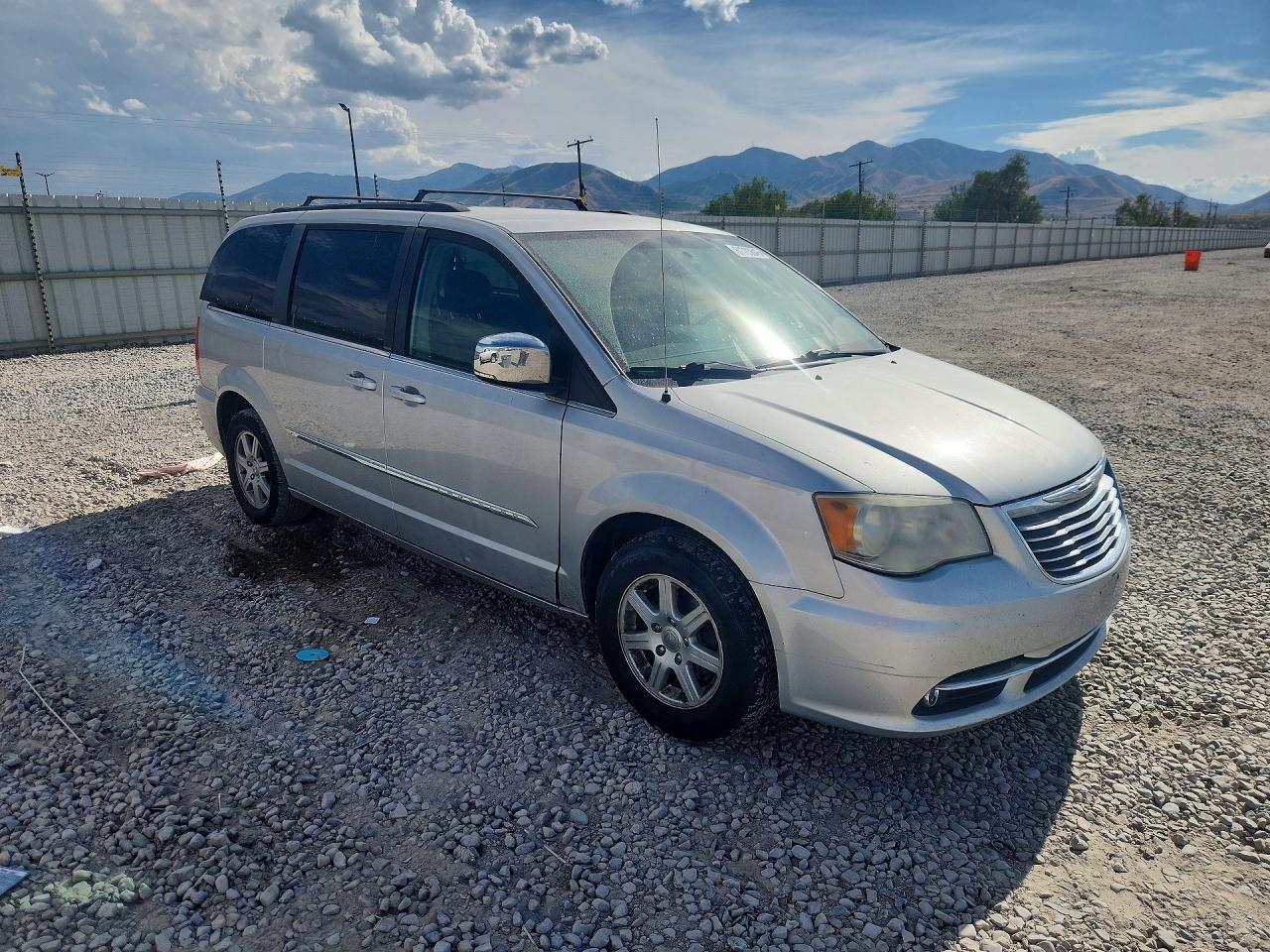 2012 CHRYSLER TOWN & COUNTRY — фото 4