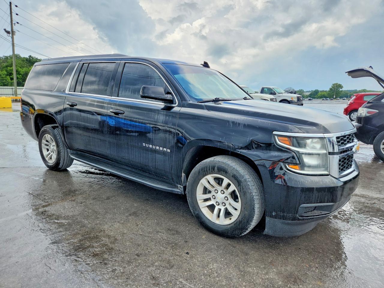 2017 CHEVROLET SUBURBAN — фото 4