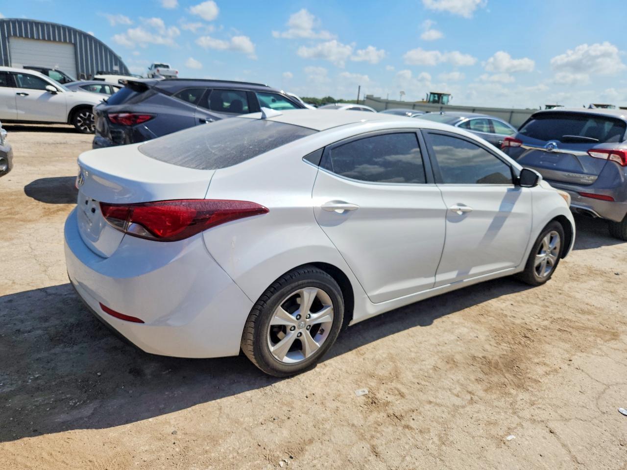 2016 HYUNDAI ELANTRA — фото 3