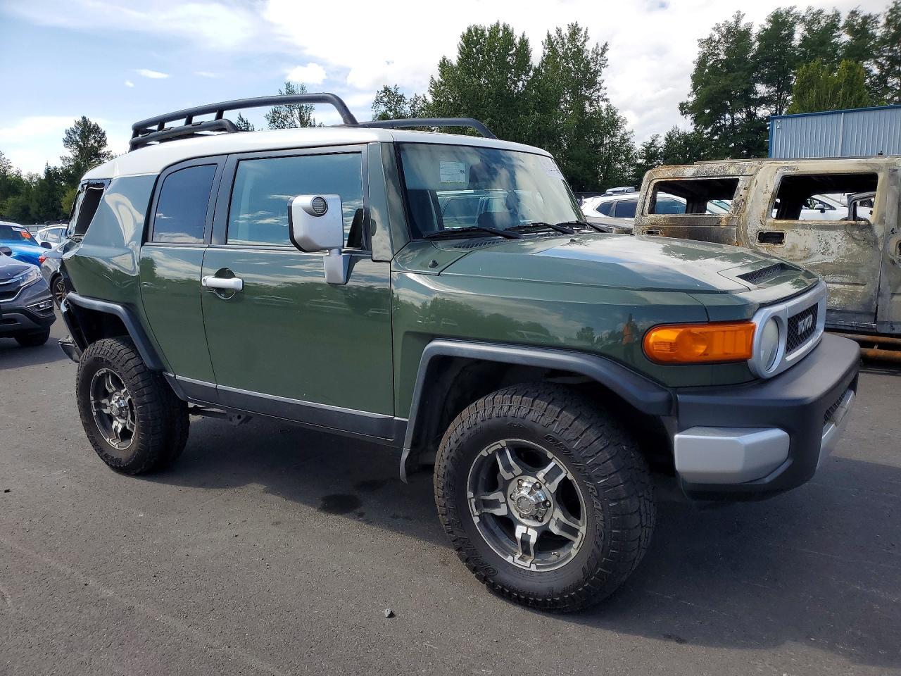 2010 TOYOTA FJ CRUISER — фото 4