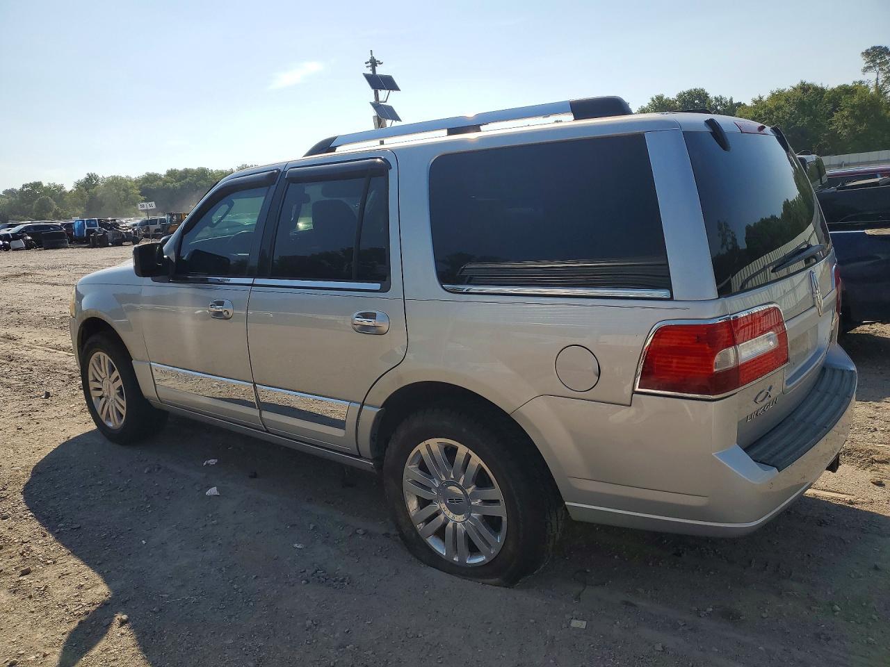 2011 LINCOLN NAVIGATOR — фото 2