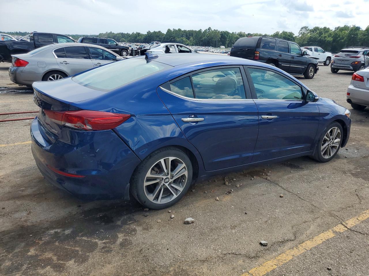 2017 HYUNDAI ELANTRA — фото 3