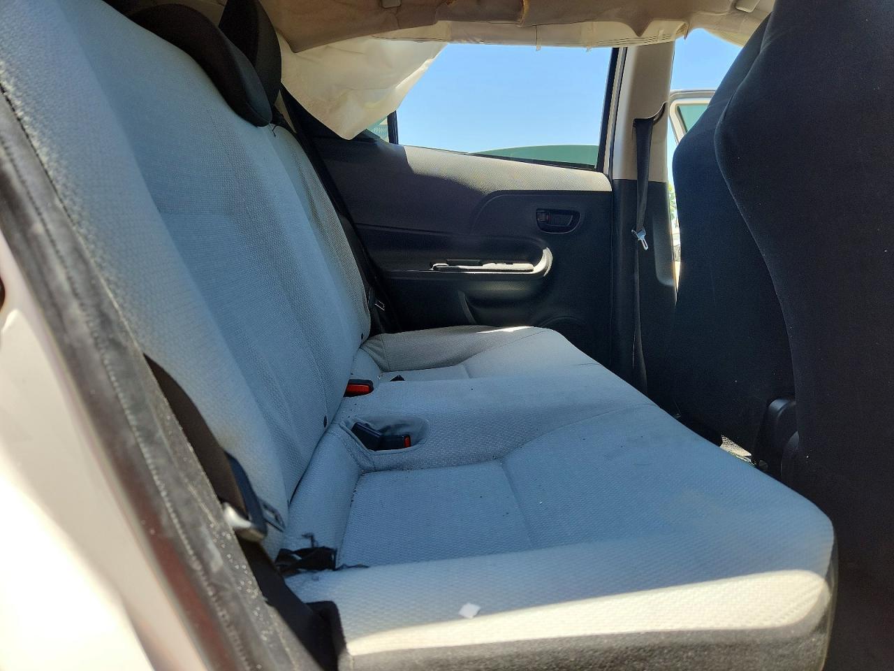 2016 TOYOTA PRIUS C — фото 11