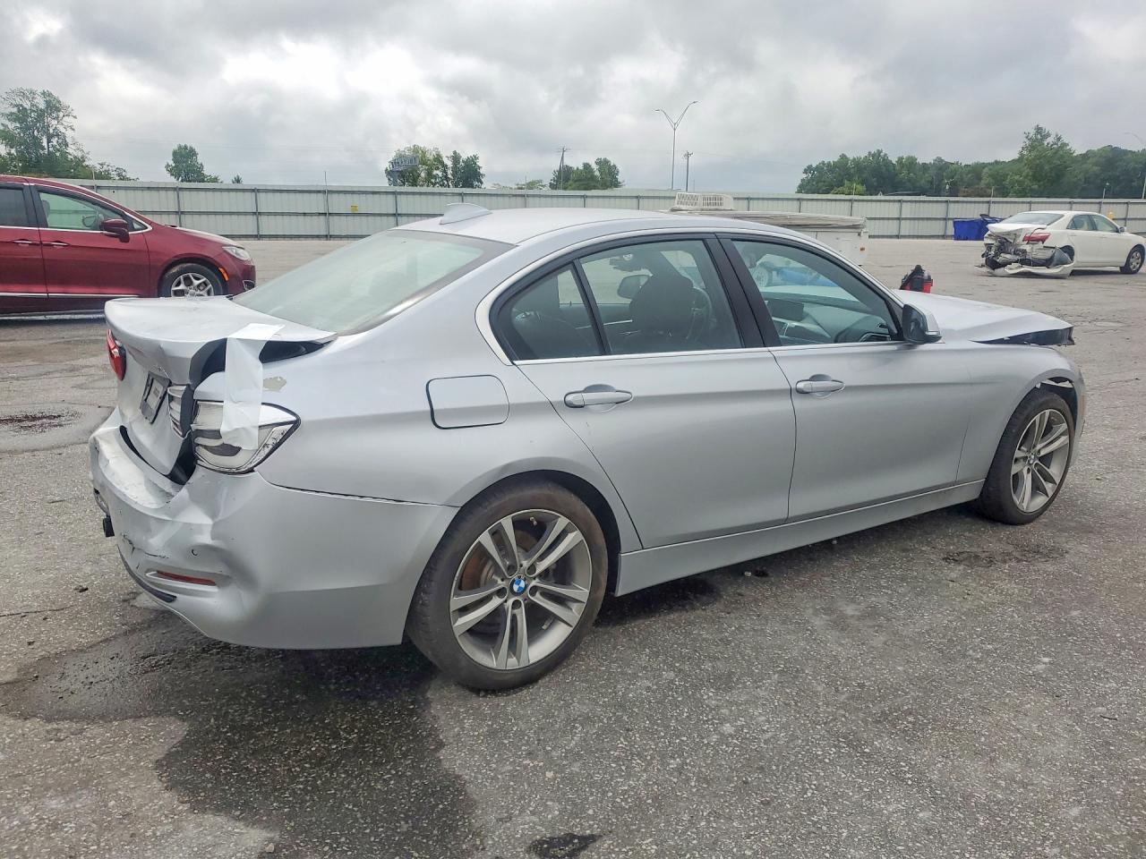 2017 BMW 3 SERIES — фото 3