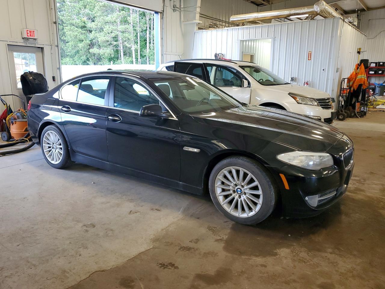 2013 BMW 5 SERIES — фото 4