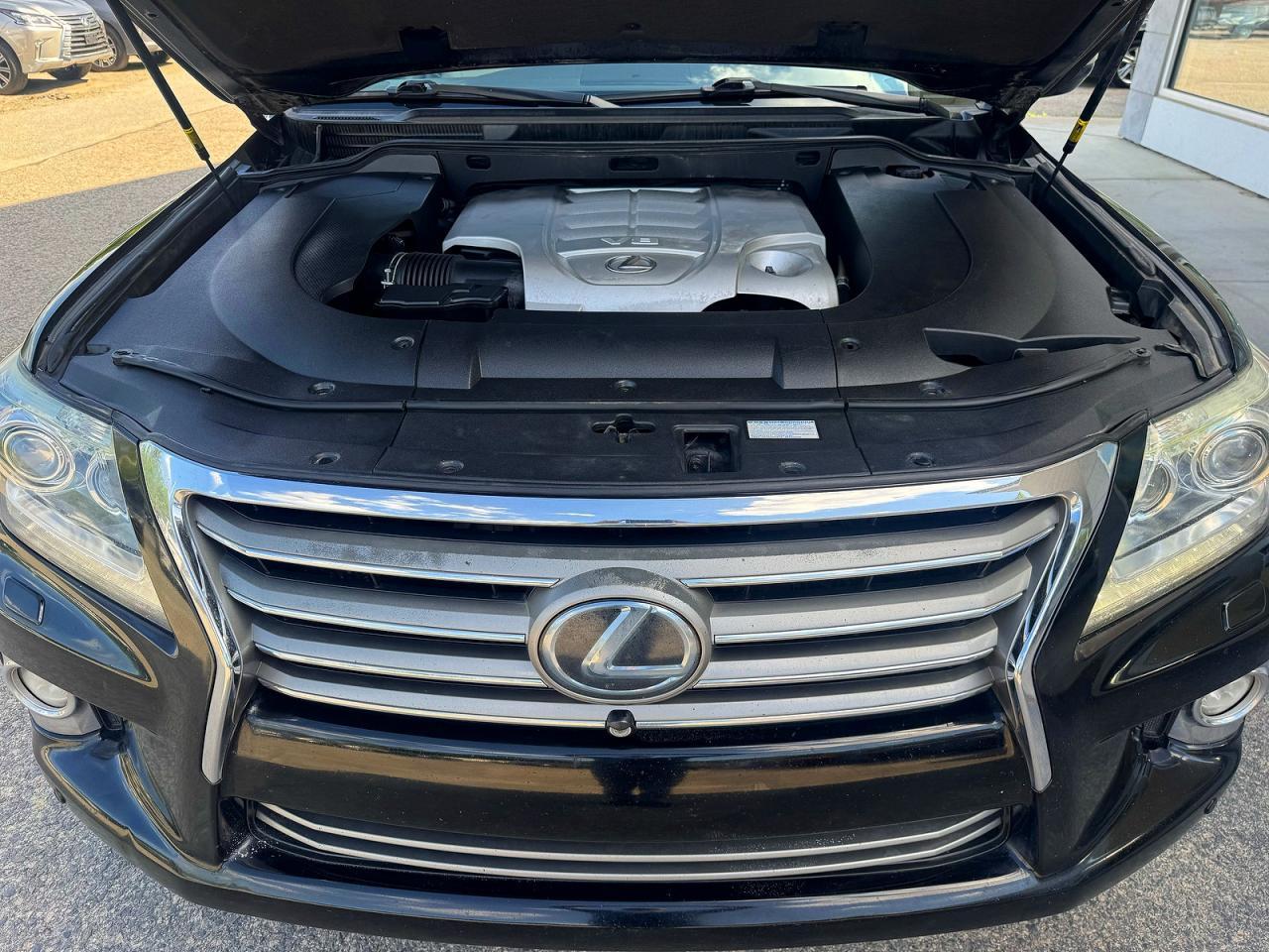 2015 LEXUS LX 570 — фото 7