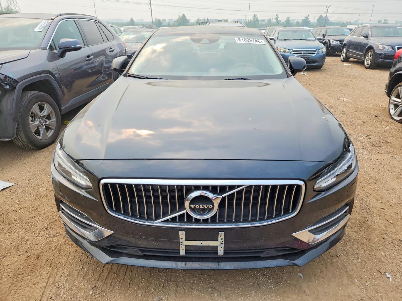 2019 VOLVO S90 — фото 5