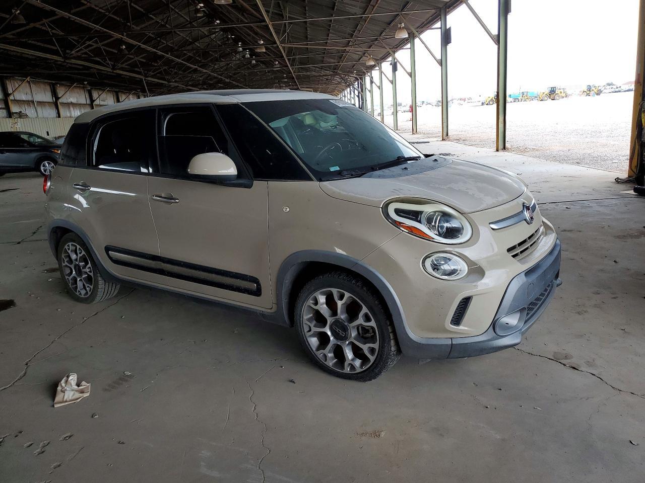 2014 FIAT 500L — фото 4