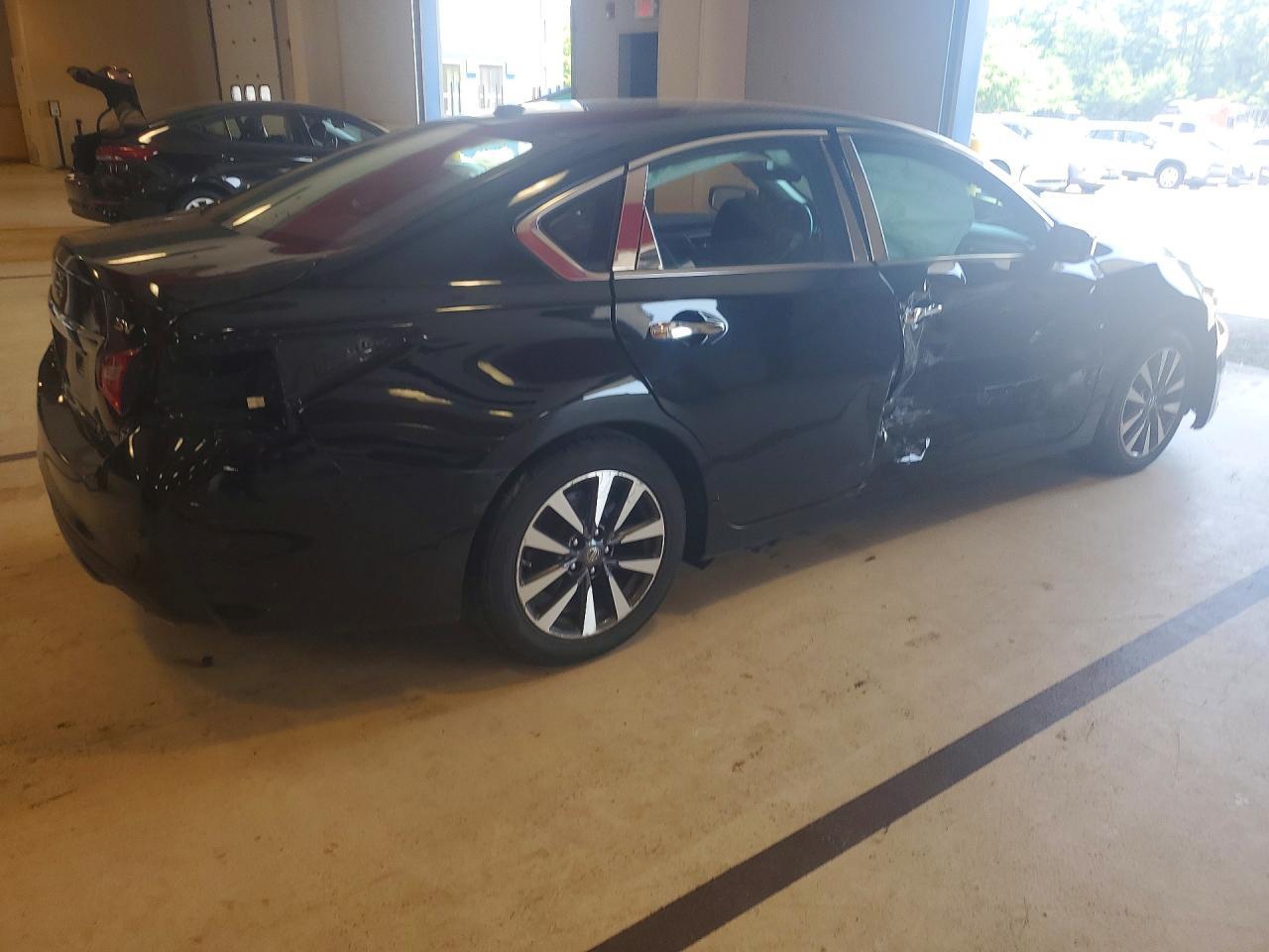 2017 NISSAN ALTIMA — фото 3