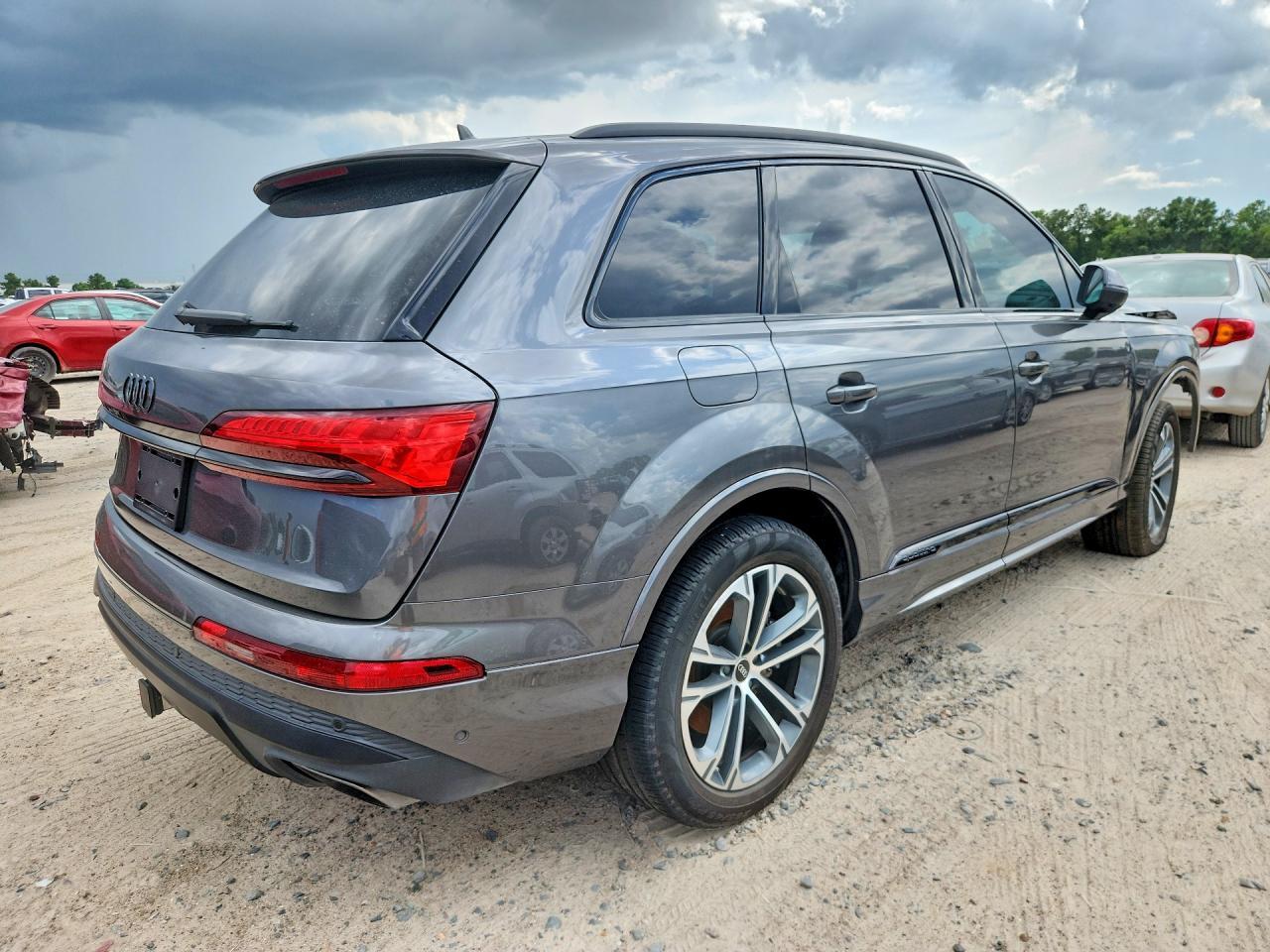 2025 AUDI Q7 — фото 3