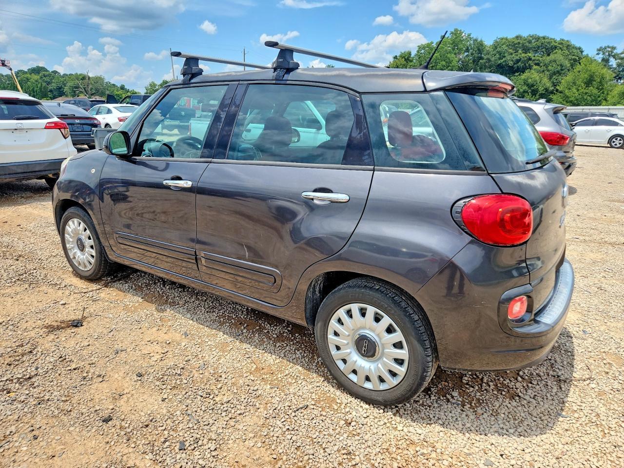 2015 FIAT 500L — фото 2