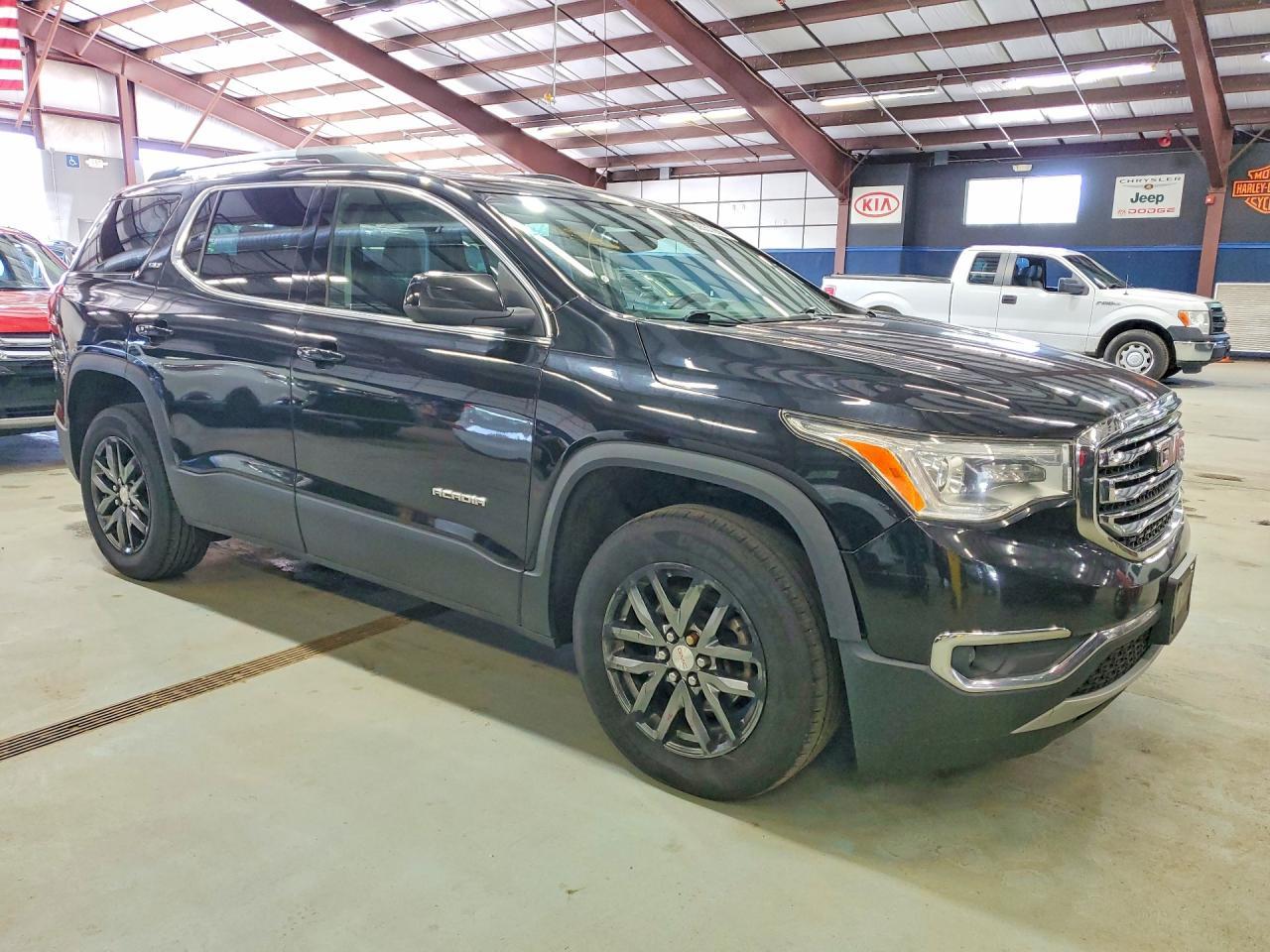2017 GMC ACADIA — фото 4