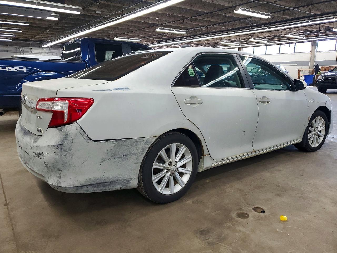 2013 TOYOTA CAMRY HYBRID — фото 3