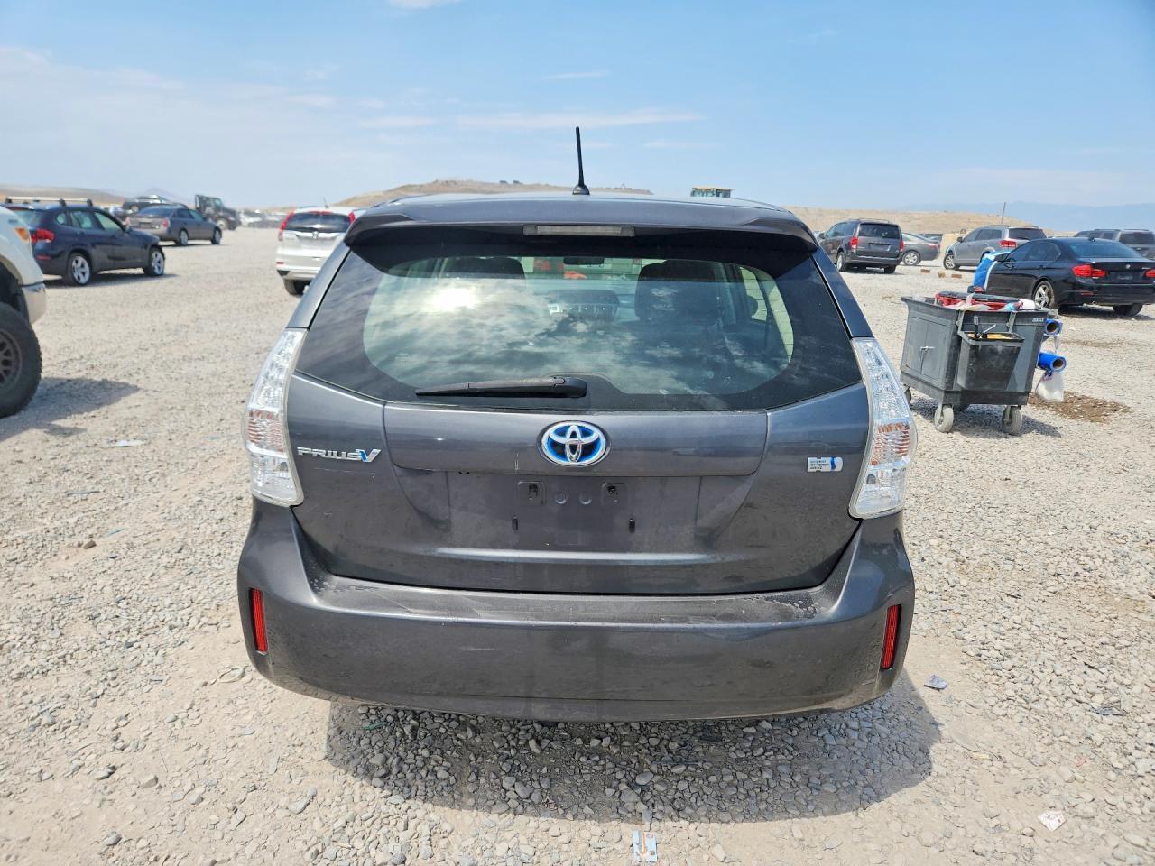2013 TOYOTA PRIUS V — фото 6