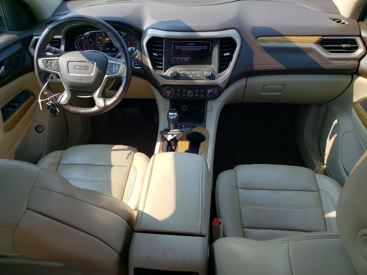 2017 GMC ACADIA — фото 8