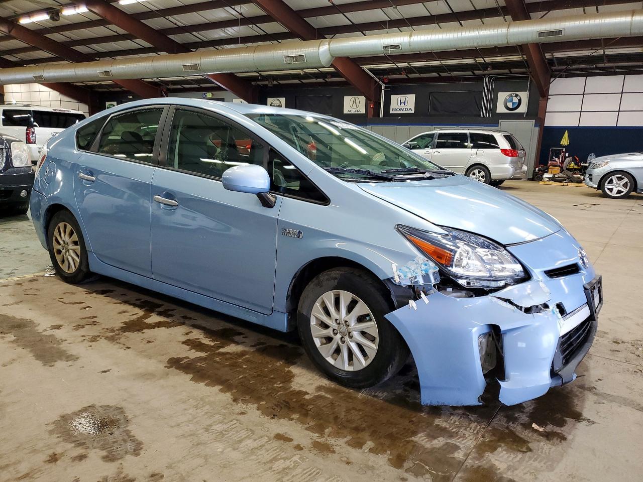 2014 TOYOTA PRIUS — фото 4