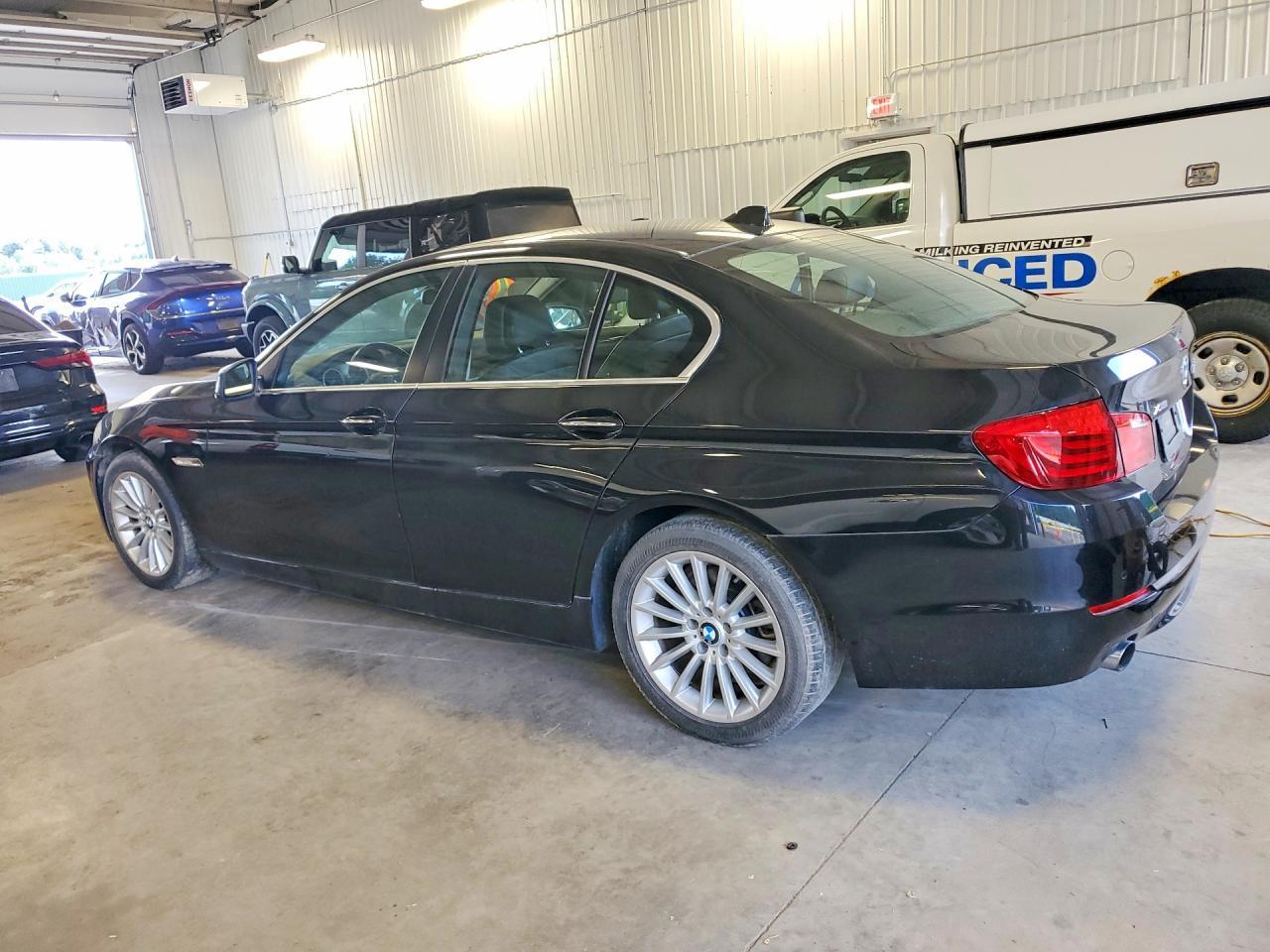2013 BMW 5 SERIES — фото 2
