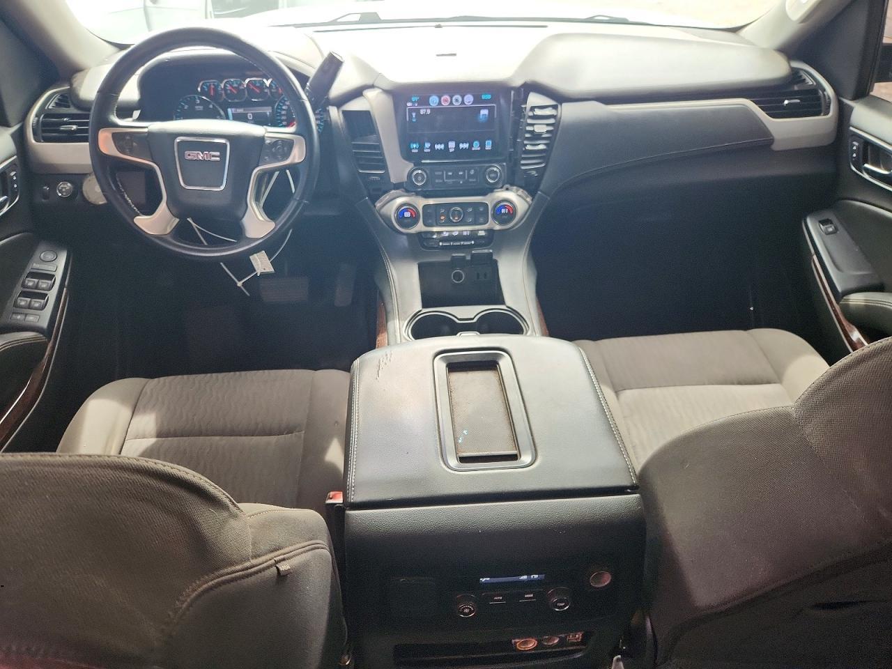 2017 GMC YUKON — фото 8
