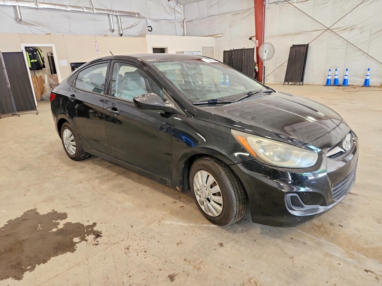 2013 HYUNDAI ACCENT — фото 4