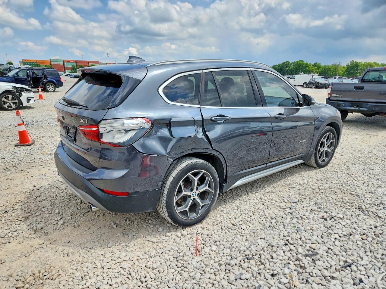 2018 BMW X1 — фото 3