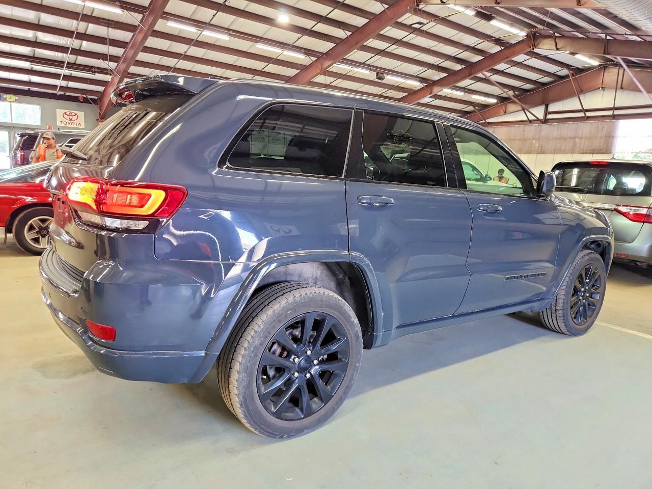2018 JEEP GRAND CHEROKEE — фото 3