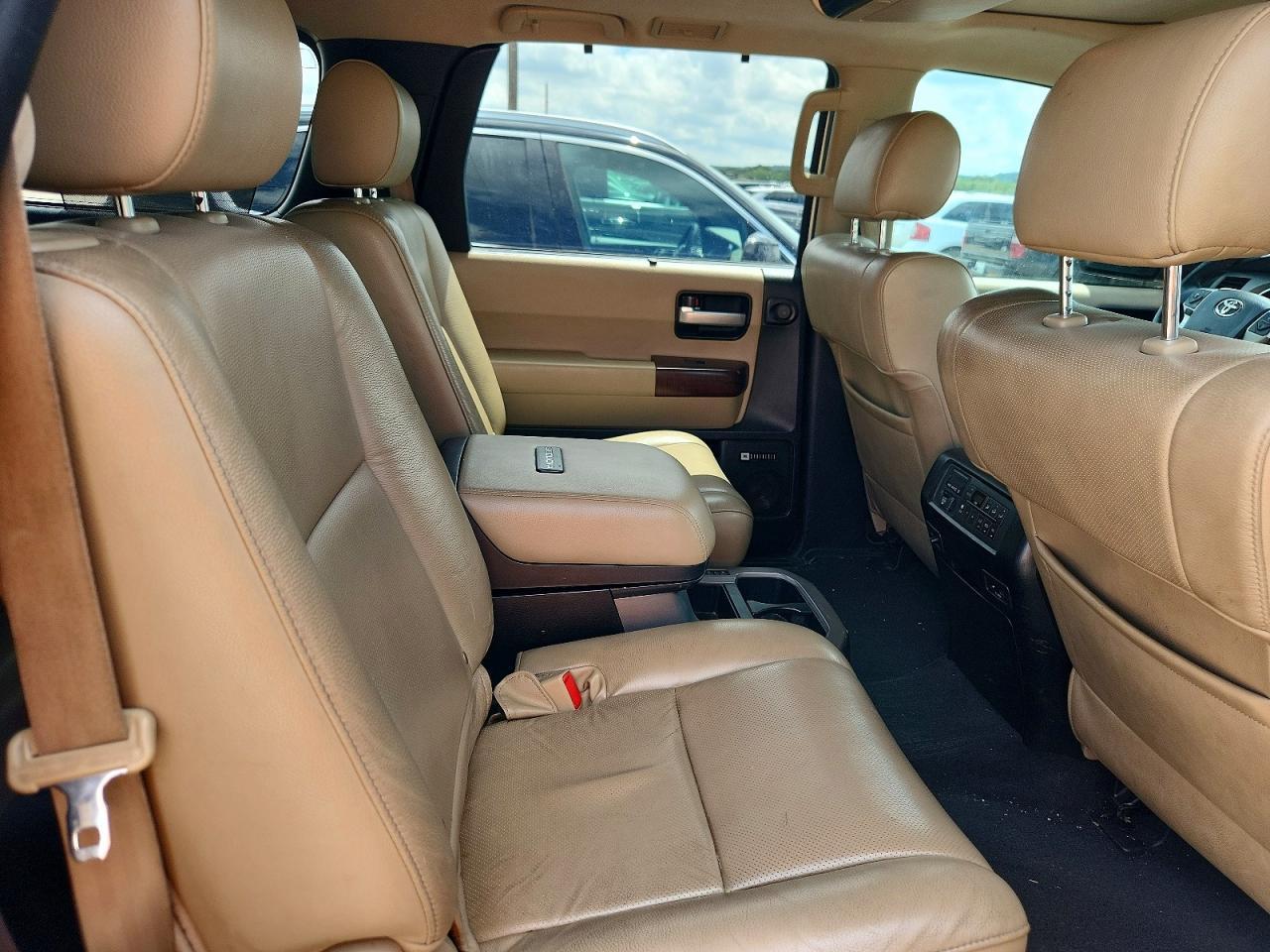 2014 TOYOTA SEQUOIA — фото 11
