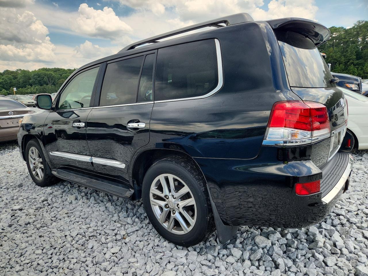 2013 LEXUS LX 570 — фото 2