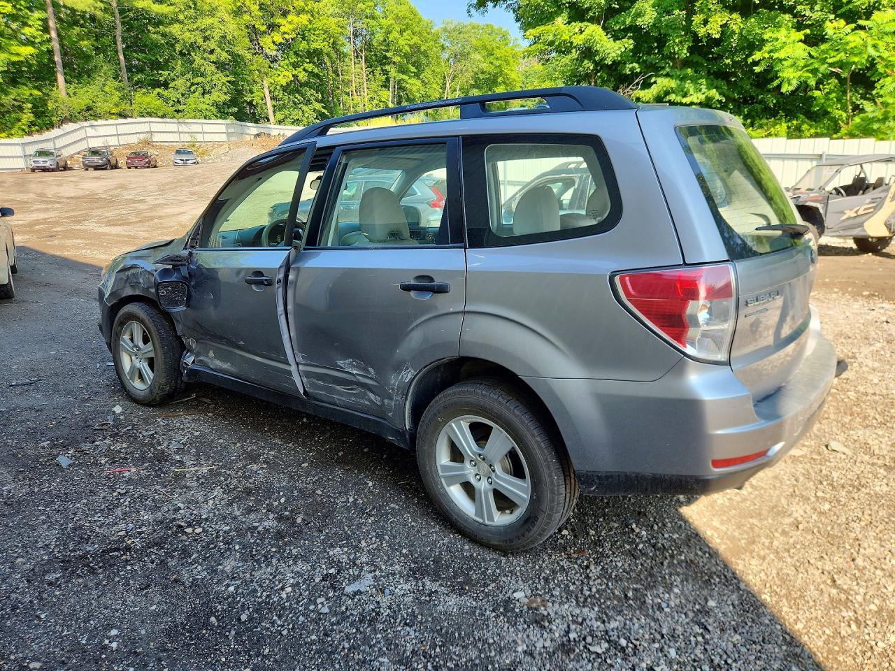 2011 SUBARU FORESTER — фото 2