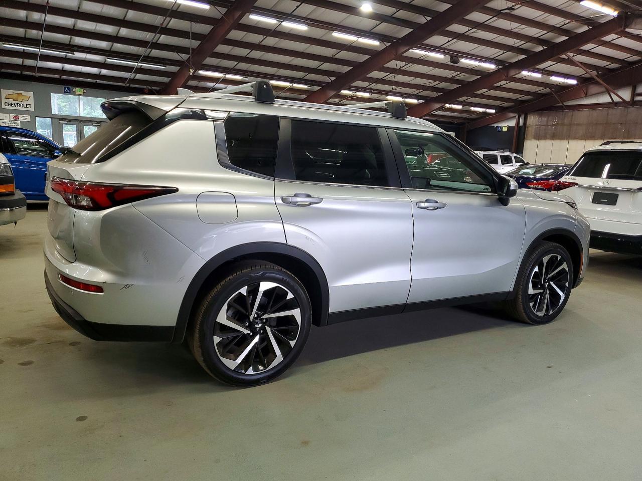 2022 MITSUBISHI OUTLANDER — фото 3