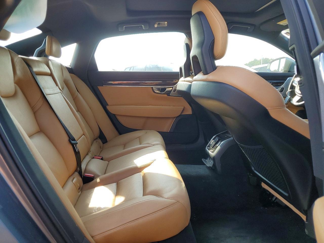 2018 VOLVO S90 — фото 10