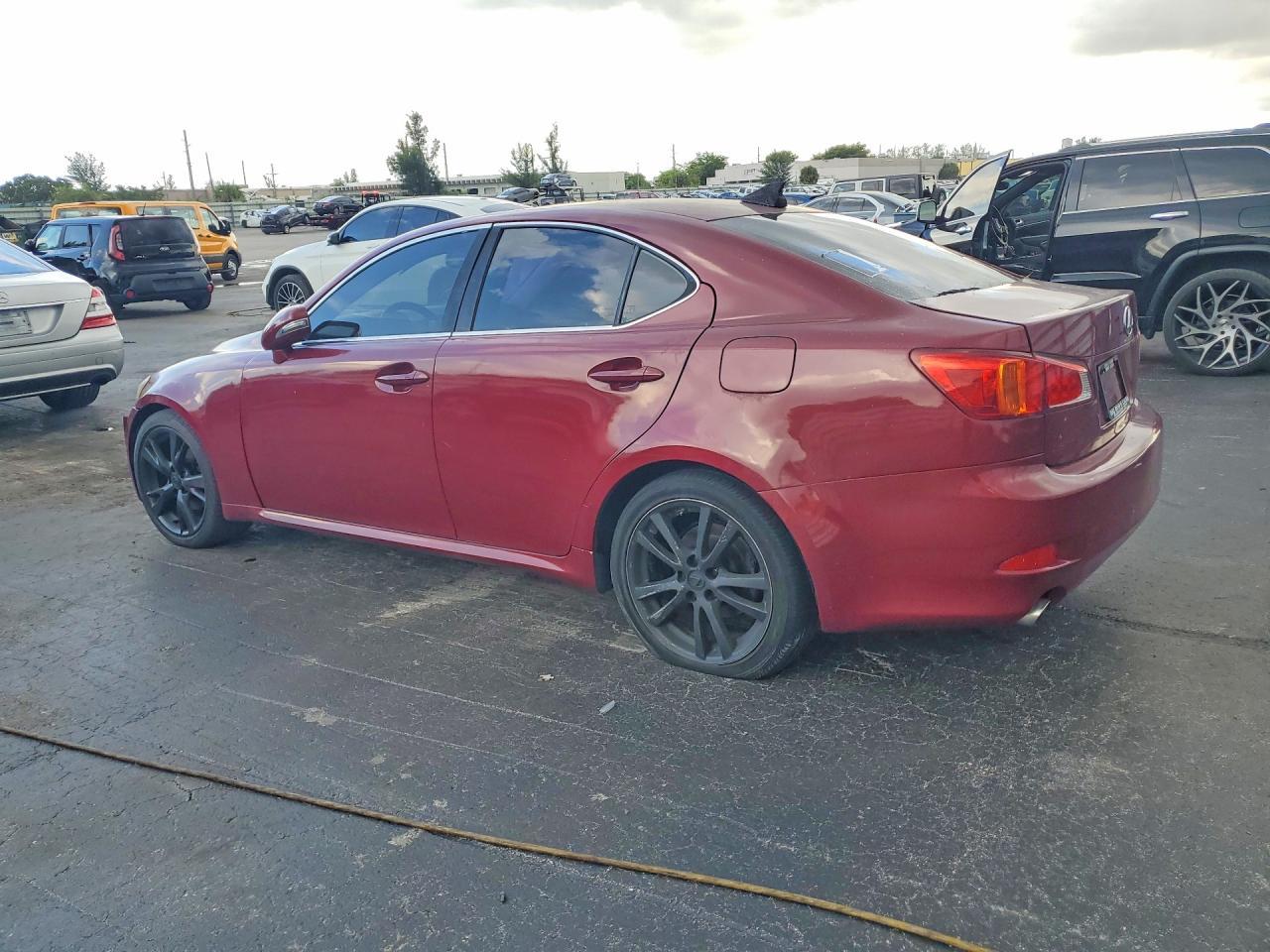 2010 LEXUS IS 250 — фото 2