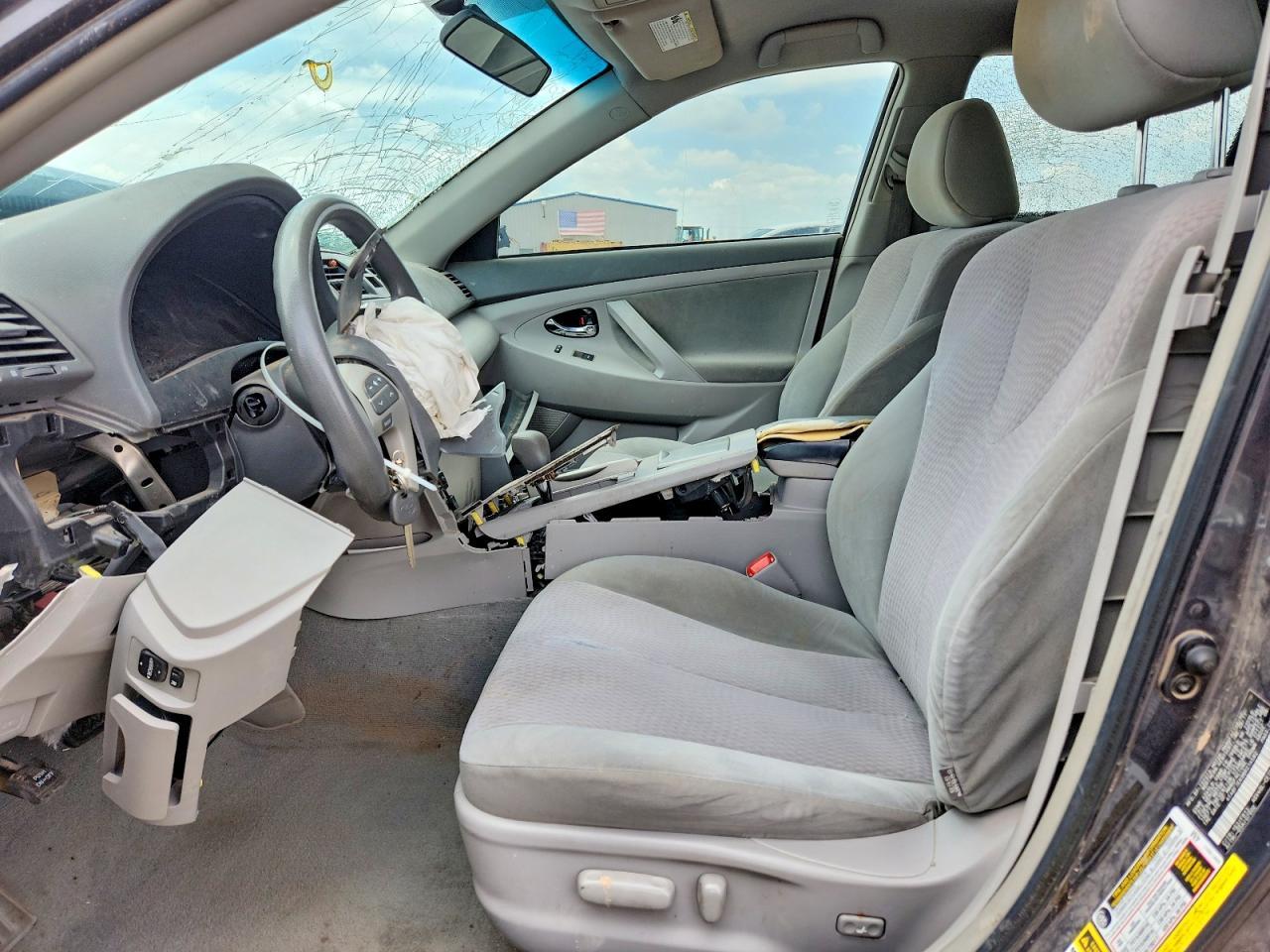 2011 TOYOTA CAMRY — фото 7