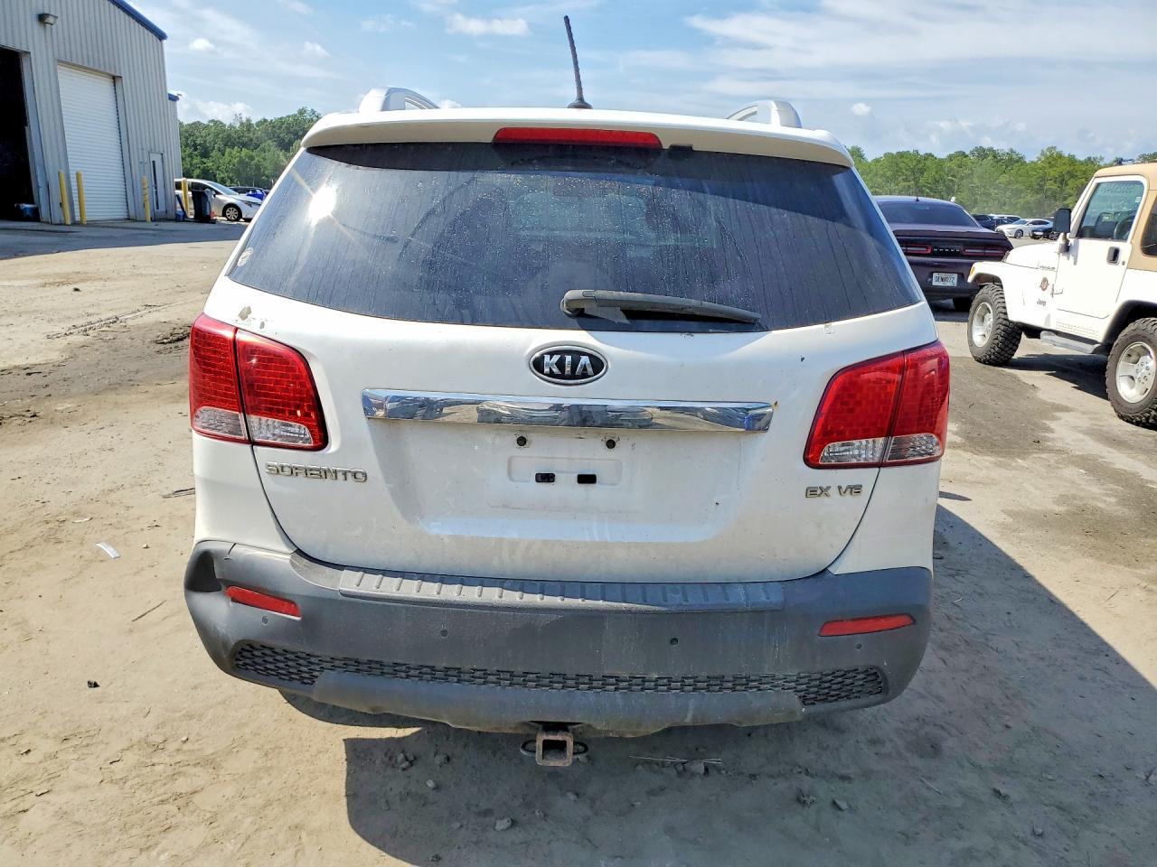 2011 KIA SORENTO — фото 6