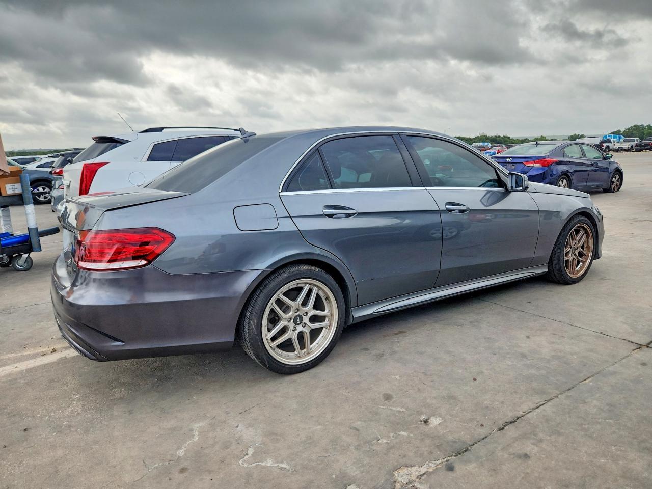 2016 MERCEDES-BENZ E-CLASS — фото 3