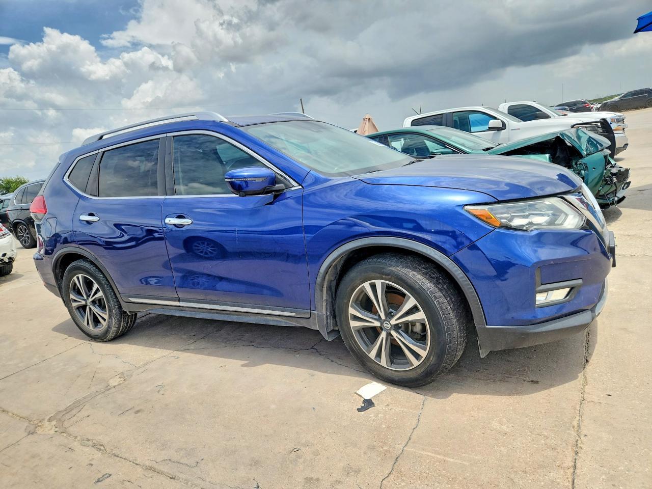2017 NISSAN ROGUE — фото 4