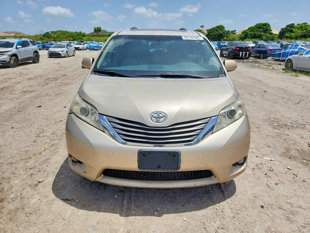 2014 TOYOTA SIENNA — фото 5