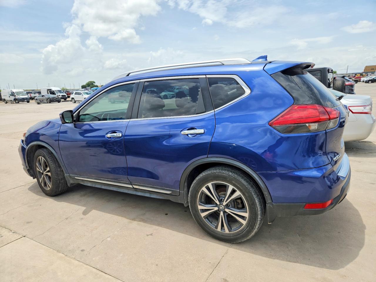 2017 NISSAN ROGUE — фото 2