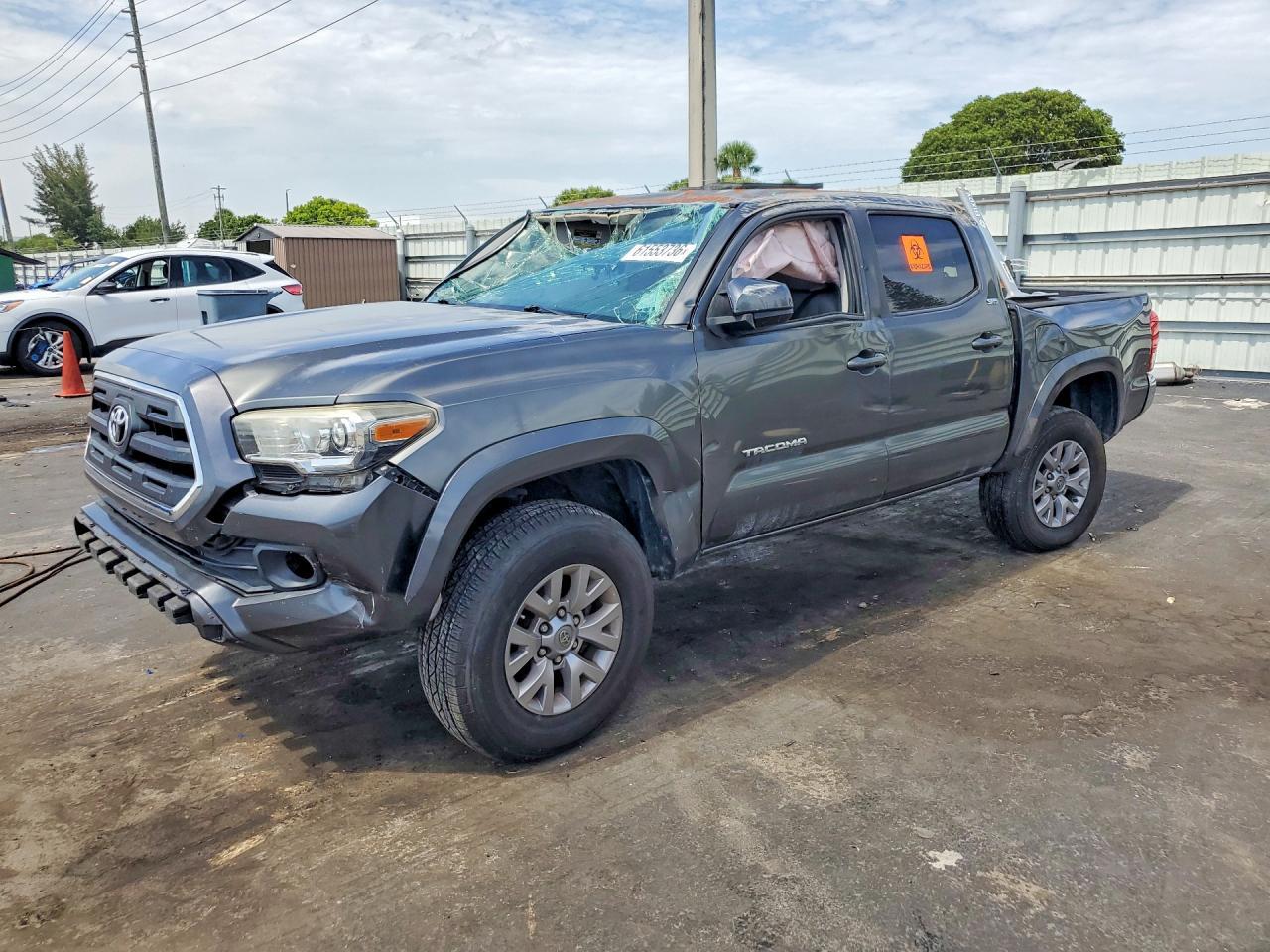 2016 TOYOTA TACOMA — фото 1