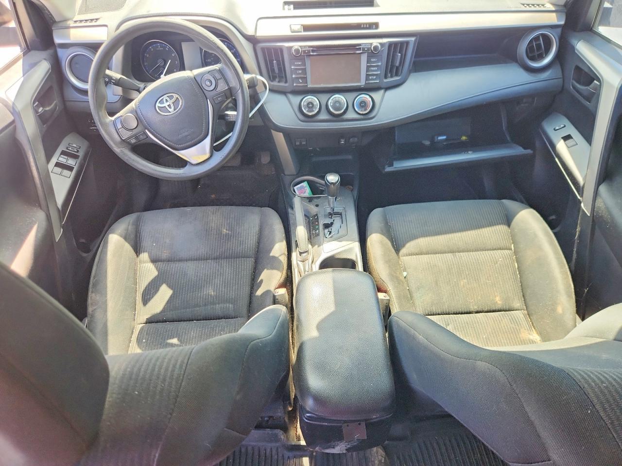2017 TOYOTA RAV4 — фото 8