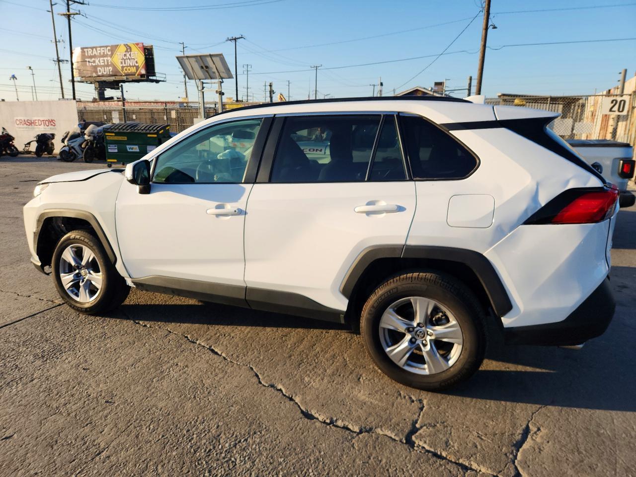 2024 TOYOTA RAV4 — фото 2