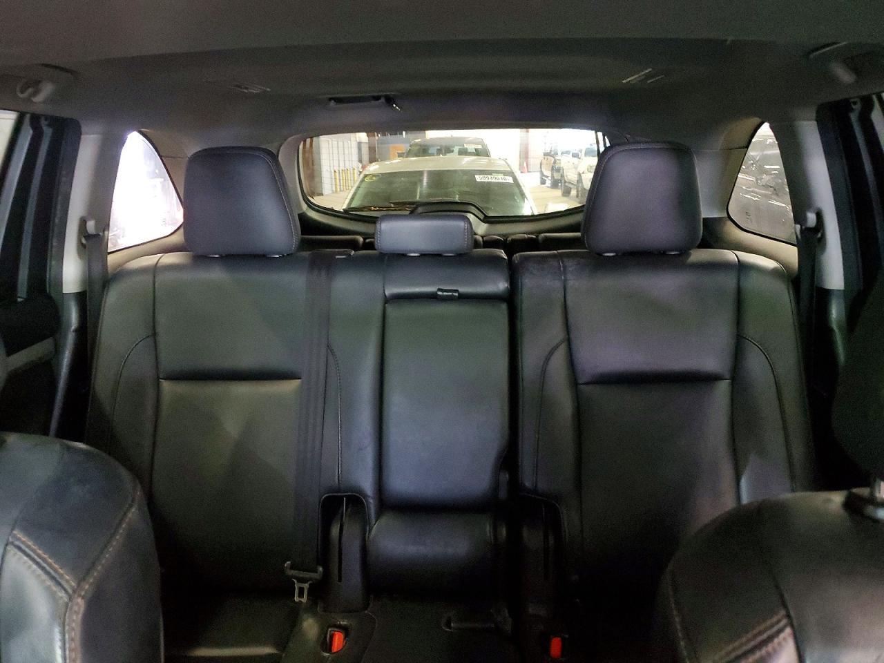 2016 TOYOTA HIGHLANDER — фото 10