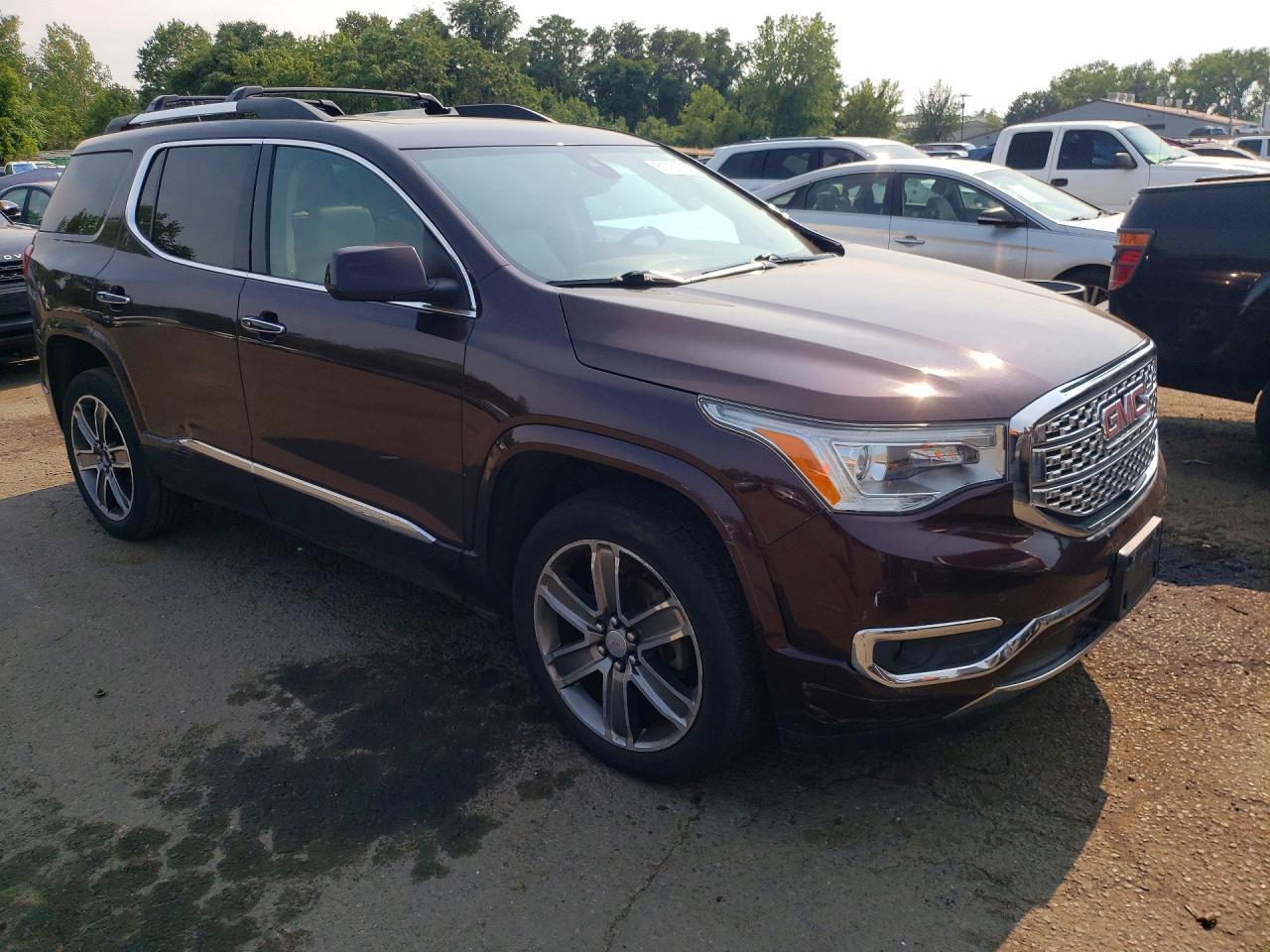 2017 GMC ACADIA — фото 4